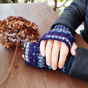 Horgolt sötétkék boho női kézmelegítő kesztyű puha meleg 100% gyapjúból, Ruha & Divat, Sál, Sapka, Kendő, Kesztyű, Horgolás, Kötés, MESKA