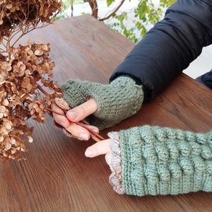 Horgolt menta boho női kézmelegítő kesztyű puha meleg 100% gyapjúból, Ruha & Divat, Sál, Sapka, Kendő, Kesztyű, Horgolás, MESKA