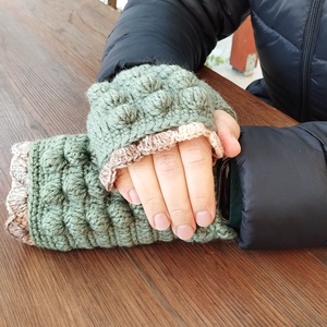 Horgolt menta boho női kézmelegítő kesztyű puha meleg 100% gyapjúból - ruha & divat - sál, sapka, kendő - kesztyű - Meska.hu