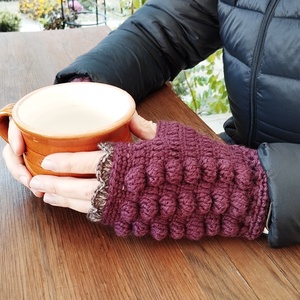 Horgolt padlizsán boho női kézmelegítő kesztyű puha meleg 100% gyapjúból - ruha & divat - sál, sapka, kendő - kesztyű - Meska.hu