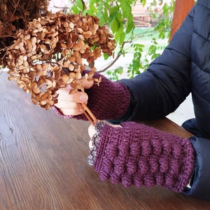 Horgolt padlizsán boho női kézmelegítő kesztyű puha meleg 100% gyapjúból - ruha & divat - sál, sapka, kendő - kesztyű - Meska.hu