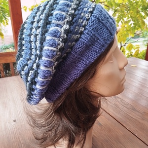 Barett horgolt kötött boho francia női sapka szürkés kék öko gyapjúból - Meska.hu
