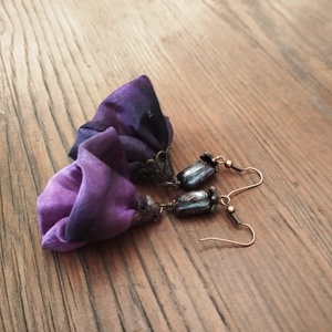 Boszi lila hernyóselyem virág lógós fülbevaló ásványgyönggyel, Ékszer, Fülbevaló, Lógó fülbevaló, Ékszerkészítés, Selyemfestés, MESKA