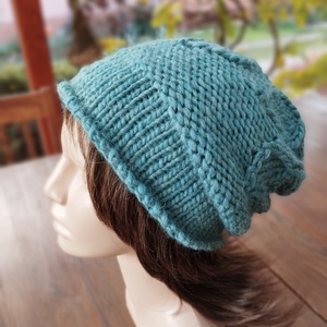 Türkiz leveles vastag oeko-tex gyapjú női sapka kötött laza slouchy - ruha & divat - sál, sapka, kendő - sapka - Meska.hu