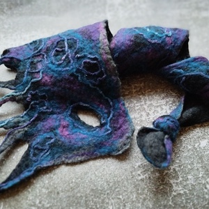 Nemezelt nyakmelegítő hosszú gyapjú sál loop rojtokkal sötétkék - Meska.hu