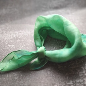 Pisztácia márványos hernyóselyem női mini kendő - ruha & divat - sál, sapka, kendő - sál - Meska.hu