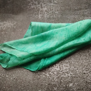Smaragd zöld színátmenetes ombre hernyóselyem női kendő - ruha & divat - sál, sapka, kendő - sál - Meska.hu