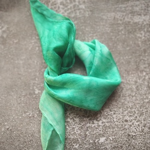 Smaragd zöld színátmenetes ombre hernyóselyem női kendő - ruha & divat - sál, sapka, kendő - sál - Meska.hu