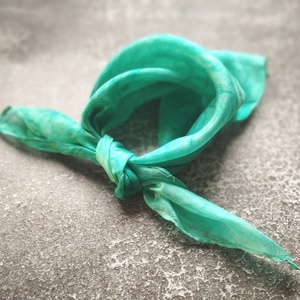 Zöldes kék színátmenetes ombre hernyóselyem női kendő - ruha & divat - sál, sapka, kendő - sál - Meska.hu