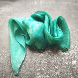 Zöldes kék színátmenetes ombre hernyóselyem női kendő - Meska.hu