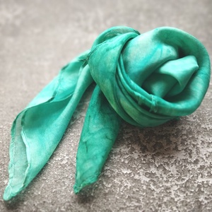 Zöldes kék színátmenetes ombre hernyóselyem női kendő - ruha & divat - sál, sapka, kendő - sál - Meska.hu