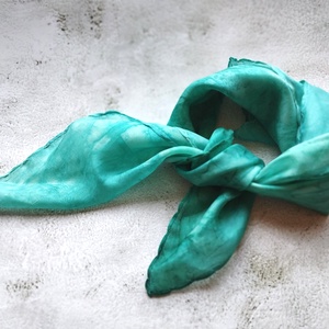 Türkiz színátmenetes ombre hernyóselyem női kendő - Meska.hu