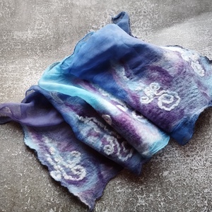 Liláskék csigavonalas selyem gyapjú nuno nemez sál - ruha & divat - sál, sapka, kendő - stóla - Meska.hu