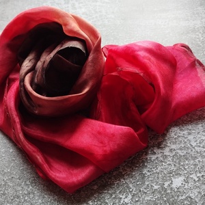 Csokoládé és meggy hernyóselyem sál ombré színátmenetes - Meska.hu