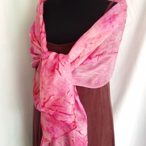 Málnahab LEFOGLALVA hernyóselyem stóla -  - Meska.hu