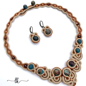 AMELIE sujtás szett jáspis ásványgyöngyökkel, sujtás nyakék, sujtás nyaklánc, sujtás fülbevaló, sujtásos ékszer - ékszer - ékszerszett - Meska.hu