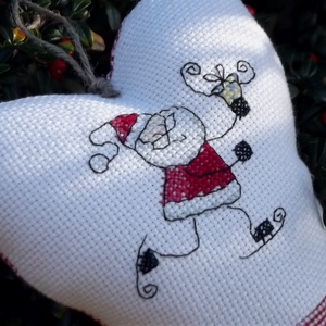 SKATIN' SANTA. Szív alakú függődísz ajtóra/ablakra - karácsony - mikulás - mikulás beltéri dekoráció - Meska.hu SKATIN' SANTA. Szív alakú függődísz ajtóra/ablakra - karácsony - mikulás - mikulás beltéri dekoráció - Meska.hu