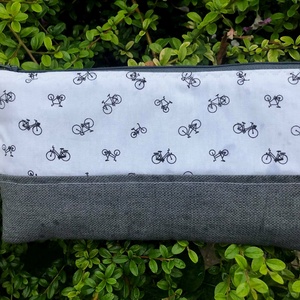 I LOVE BIKES. Fiús tolltartó/pipere/tárca (a fotó egy esős napon készült, a foltok esőcseppek :) - otthon & életmód - papír, írószer - tolltartó & ceruzatekercs - Meska.hu