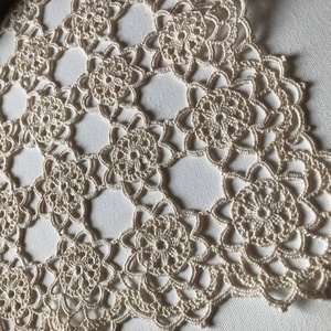 ALL LACE. CSIPKETERÍTŐ. - otthon & életmód - dekoráció - asztal és polc dekoráció - horgolt & csipketerítő - Meska.hu