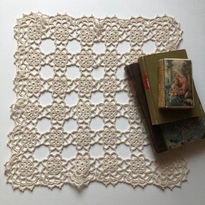 ALL LACE. CSIPKETERÍTŐ. - otthon & életmód - dekoráció - asztal és polc dekoráció - horgolt & csipketerítő - Meska.hu
