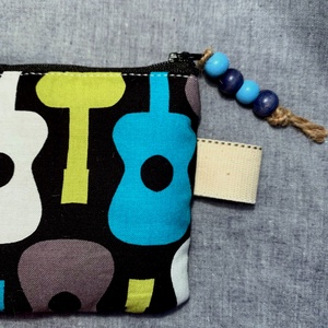 GUITARS. Zipzáras kártya/papírzsepi/toll/telefon/bármitartó fiúknak. - otthon & életmód - papír, írószer - tolltartó & ceruzatekercs - Meska.hu