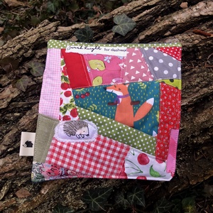 FOR MUGS. Rókás-cseresznyés patchwork bögrealátét. - otthon & életmód - konyhafelszerelés, tálalás - tálalás - tányér- és poháralátét - Meska.hu