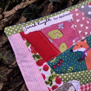 FOR MUGS. Rókás-cseresznyés patchwork bögrealátét. - otthon & életmód - konyhafelszerelés, tálalás - tálalás - tányér- és poháralátét - Meska.hu