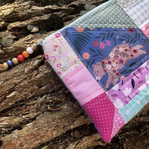  MIXED UP IN PASTELS. Patchwork medvés-sünis- tulipános sminkcucc-tartó - táska & tok - neszesszer - Meska.hu