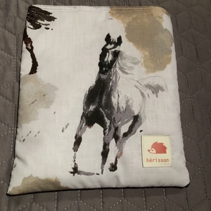 h o r s e s. Könyv védőtok vastag fantasy könyvekhez - könyv & zene - könyvtok - Meska.hu