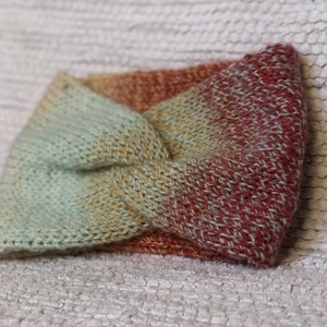 candy sugar. Kézzel kötött asszimetrikus baktus  2 rétegű, puha, meleg fülvédővel - ruha & divat - sál, sapka, kendő - fejpánt - Meska.hu