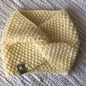 H U N Y O R. Kézzel kötött puha, meleg fülvédő - Meska.hu