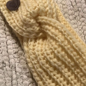 w i n t e r. Kézzel horgolt puha, meleg fülvédő - ruha & divat - sál, sapka, kendő - fejpánt - Meska.hu