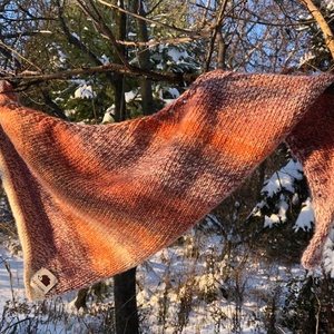 S t o c k h o l m.  Kézzel kötött asszimetrikus baktus  2 rétegű, puha, meleg fülvédővel, Ruha & Divat, Sál, Sapka, Kendő, Fejpánt, Kötés, MESKA