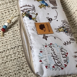 Peter Rabbit. Nyúl Péteres sminkcucc-tartó vagy tolltartó - táska & tok - neszesszer - Meska.hu