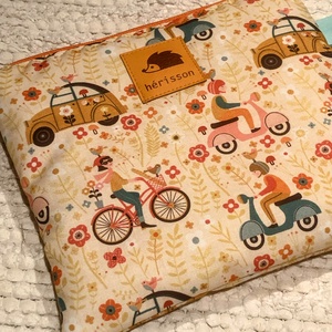 PÁRIZS. Vidám sminkcucc-tartó/pipere - Meska.hu