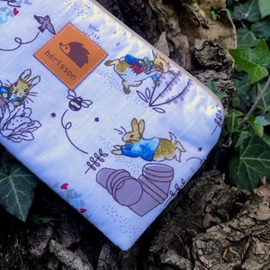 Peter Rabbit. Nyúl Péteres sminkcucc-tartó vagy tolltartó - Meska.hu