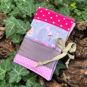 G o m b á k _ patchwork utazó teafiltertartó - Meska.hu