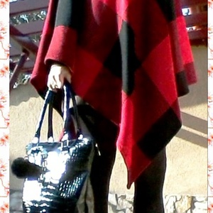 Piros-fekete kockás, hosszú poncsó -  - Meska.hu