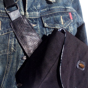 Fekete -  ezüst crossbody /testtáska - ezüstös marhabőrrel - ajándék HEVA - táska  - Meska.hu