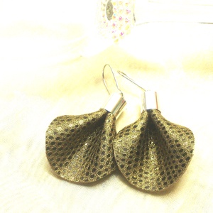 Aranyhálós- bronz fekete bőr fülbevaló  - ajándék - Anyák napja- születésnap - ékszer - fülbevaló - lógó csepp fülbevaló - Meska.hu