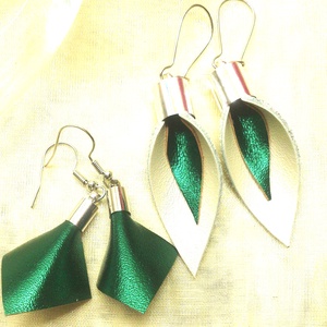 Türkiz-zöld - gyöngyház fehér bőr fülbevaló szett 2 db - ajándék - Anyák napja- születésnap, Ékszer, Fülbevaló, Lógó csepp fülbevaló, Ékszerkészítés, MESKA