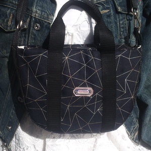 Cross body - oldaltáska, testtáska  - vízálló - ajándék - Anyák napja - ajándék - testtáska - táska & tok - kézitáska & válltáska - vállon átvethető táska - Meska.hu