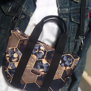 Capuccino -kék - Cross body - oldaltáska, testtáska  - vízálló - ajándék - Anyák napja - testtáska - táska & tok - kézitáska & válltáska - vállon átvethető táska - Meska.hu