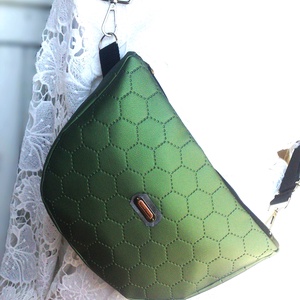 Cross body - oliva- oldaltáska, testtáska - ajándék - Heva táska - születésnap - névnap - táska & tok - kézitáska & válltáska - vállon átvethető táska - Meska.hu