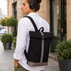 Fekete-barnával vízálló hátizsák - rolltop - valódi bőrrel  -ajándék - Unisex- nagyobb méret  - Meska.hu