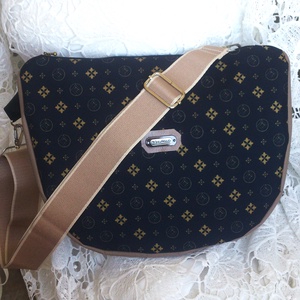 Elegáns Cross body - oldaltáska, testtáska  - vízálló - ajándék - Heva táska -  - táska & tok - kézitáska & válltáska - vállon átvethető táska - Meska.hu