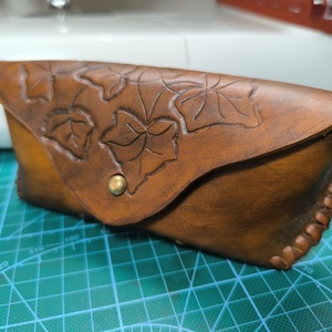 Bőr szemüvegtok  - Meska.hu