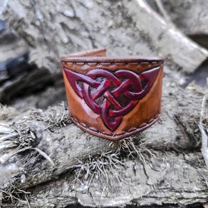 Bőr karkötő  - Meska.hu