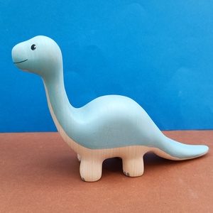 Fából készült apatosaurus dínó figura  - játék & sport - plüssállat & játékfigura - más figura - Meska.hu