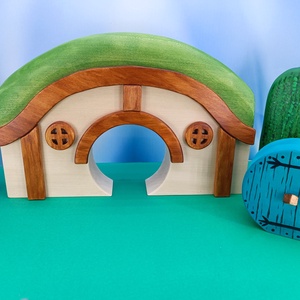 Fából készült hobbit ház manólak játék figura  - játék & sport - plüssállat & játékfigura - más figura - Meska.hu